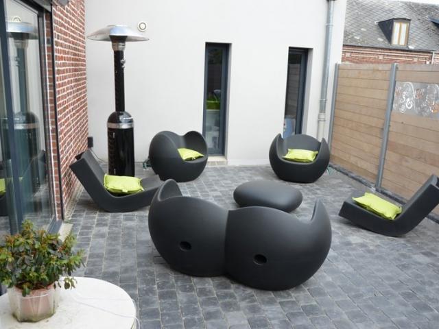 superbe Terrasse réalisée en pavés Vulcan Belgium Blue